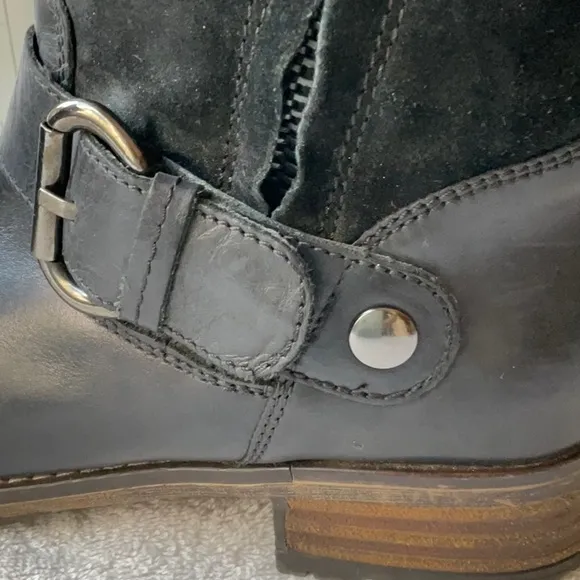 🥾 CLARKS BLACK BOOTS 🥾