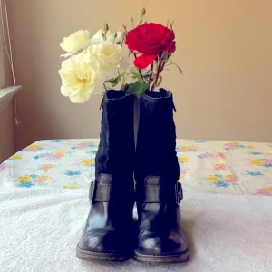 🥾 CLARKS BLACK BOOTS 🥾