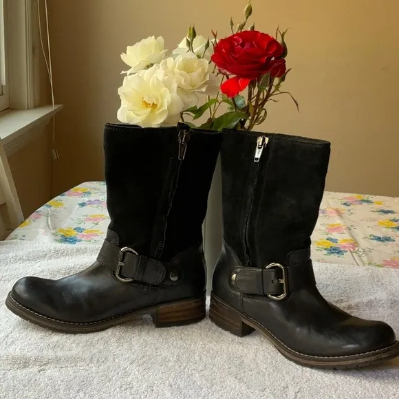 🥾 CLARKS BLACK BOOTS 🥾