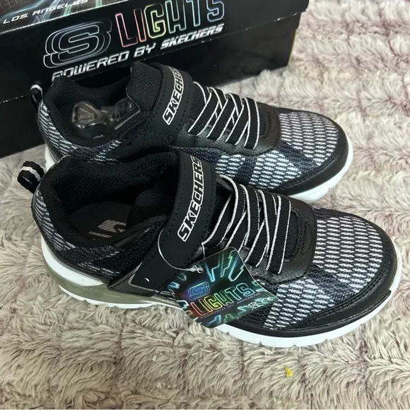 § Lights Powered by Skechers sneakers size 2 They light up