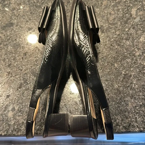 🌺‼️- Louis Vuitton Black Leather Shoes. 35.5 , fits 5-6 I’d say.