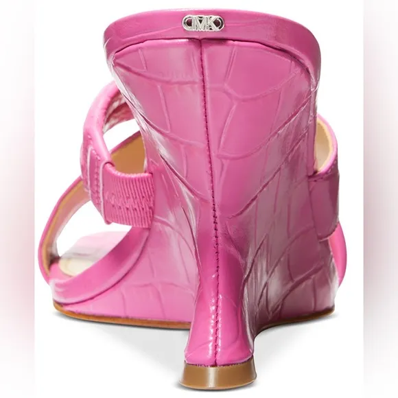 🐘🐘 Michael Kors Wedge Sandals