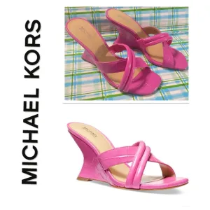 🐘🐘 Michael Kors Wedge Sandals