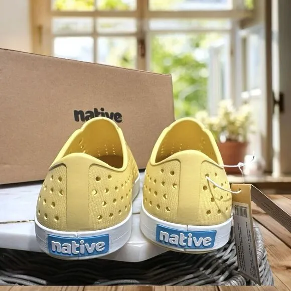 🔥 🆕 NATIVE Jefferson Slip On Perforated Water Shoes Sneakers Size J 4