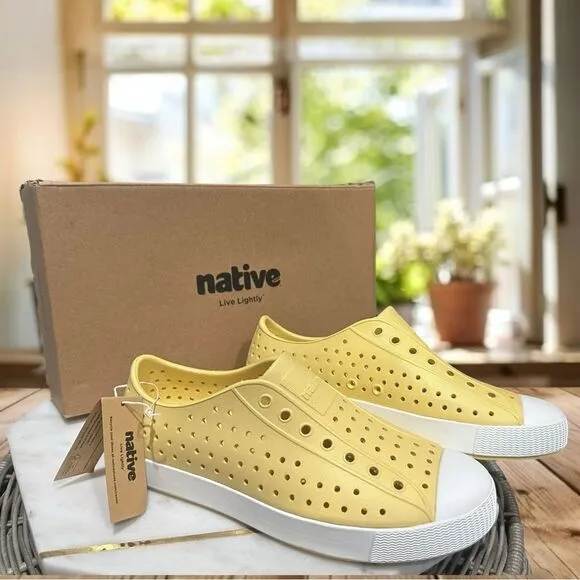 🔥 🆕 NATIVE Jefferson Slip On Perforated Water Shoes Sneakers Size J 4