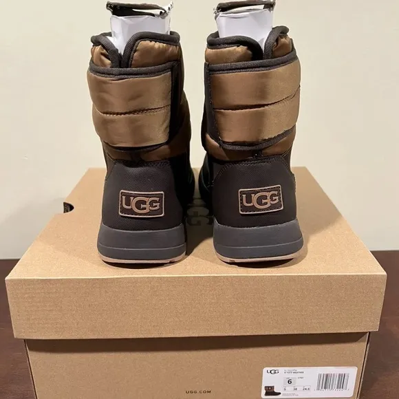 🛍 New UGG Chestnut Toty Weather Light Boots Big Kids size 6 Fits women S…