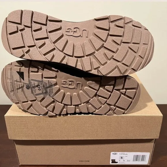 🛍 New UGG Chestnut Toty Weather Light Boots Big Kids size 6 Fits women S…