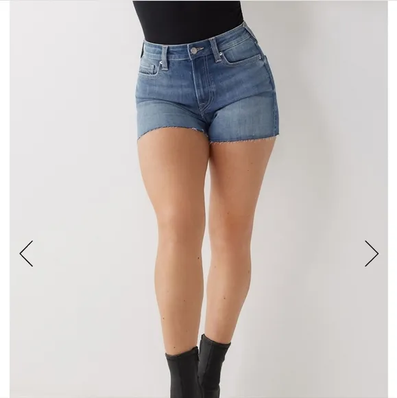 #43 NWT BEAUTIFUL TRUE RELIGION MAISIE SHORTS 😍