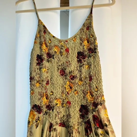 90s Babies Will Freak Over ThisLaura Ashley xUrban OutfittersCollab size M