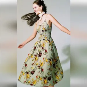 90s Babies Will Freak Over ThisLaura Ashley xUrban OutfittersCollab size M