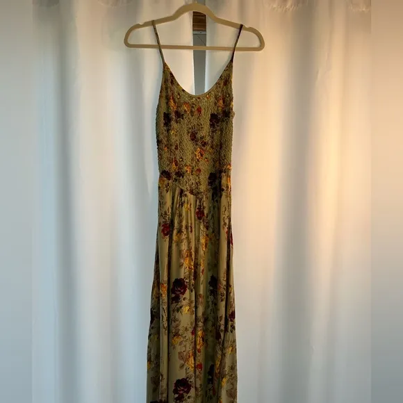 90s Babies Will Freak Over ThisLaura Ashley xUrban OutfittersCollab size M