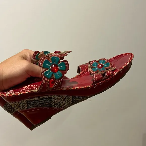90’s Deandrea Red Floral Spring Step Slip On Low Wedge Sandals (Size 7.5)