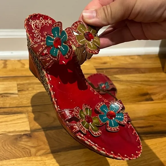 90’s Deandrea Red Floral Spring Step Slip On Low Wedge Sandals (Size 7.5)