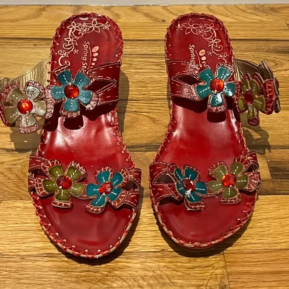 90’s Deandrea Red Floral Spring Step Slip On Low Wedge Sandals (Size 7.5)