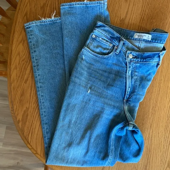 Abercrombie &amp; Fitch 90s Ultra High Rise Straight Jeans Criss Cross Buttons