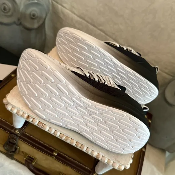 Adidas Lite Racer Adapt 7.0K Kids Sneaker - Size 3 1/2
