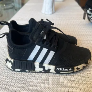 Adidas NMD R1 Boys Girls Running Shoes CBlack/CWhite GW9595
