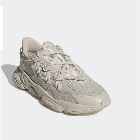 ADIDAS OZWEEGO SHOES men size 8.5 Bliss/ Bliss / Bliss/gently used