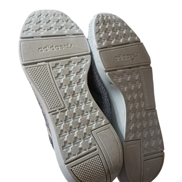 Adidas Swift Run 22 Magic Gray Running Shoes Ladies size 10
