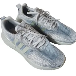 Adidas Swift Run 22 Magic Gray Running Shoes Ladies size 10