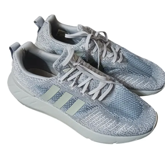 Adidas Swift Run 22 Magic Gray Running Shoes Ladies size 10