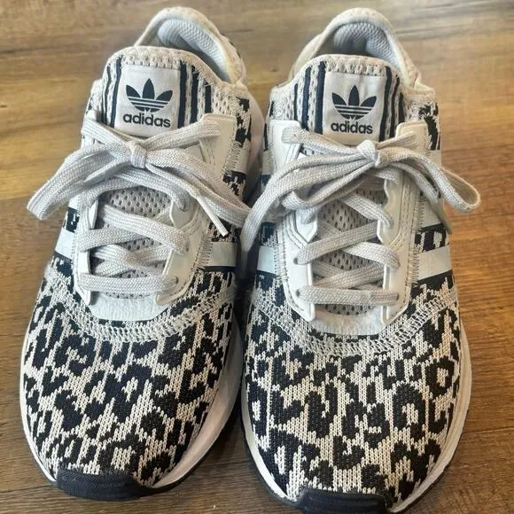 Adidas Swift Run Leopard Print Running Shoes Size 7.5