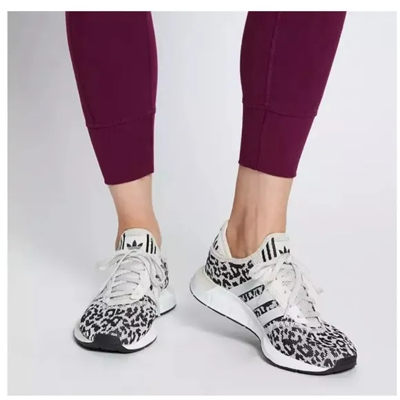 Adidas Swift Run Leopard Print Running Shoes Size 7.5