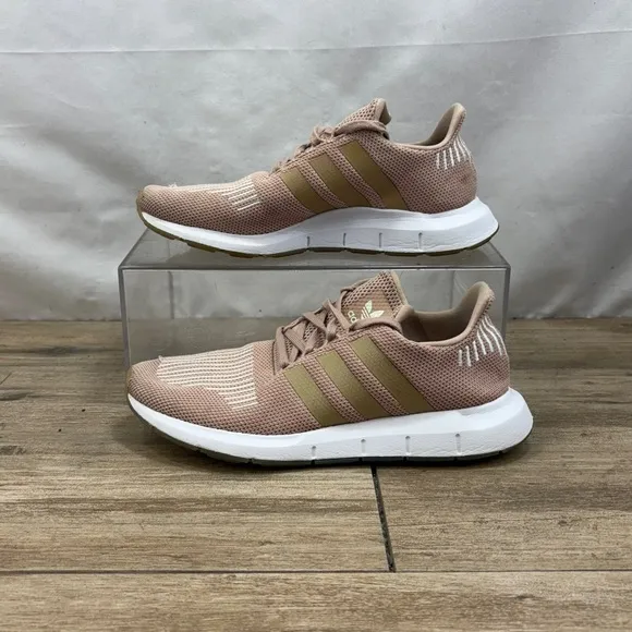 Adidas Swift Run Women 8.5 Athletic Trainer Running Shoe Casual Sneaker Pink
