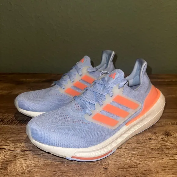 Adidas Women's Ultraboost Light Blue Coral Running Shoes Size 8 HQ6347 EUC