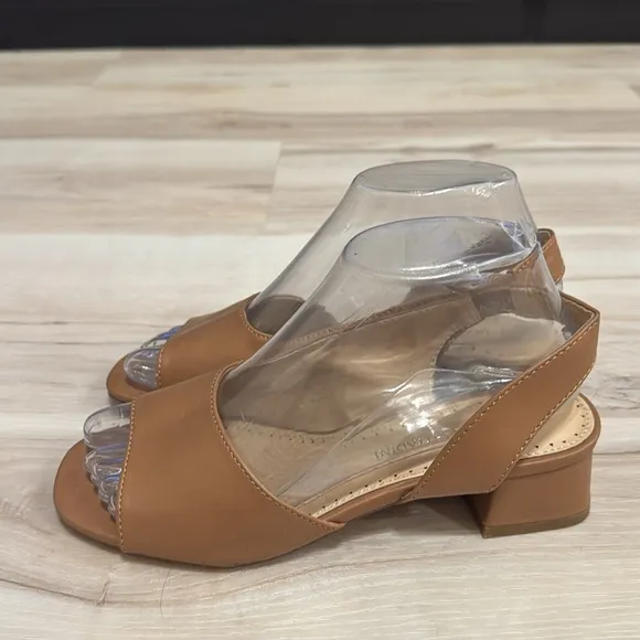 ADRIENNE VITTADINI Adino Sandals