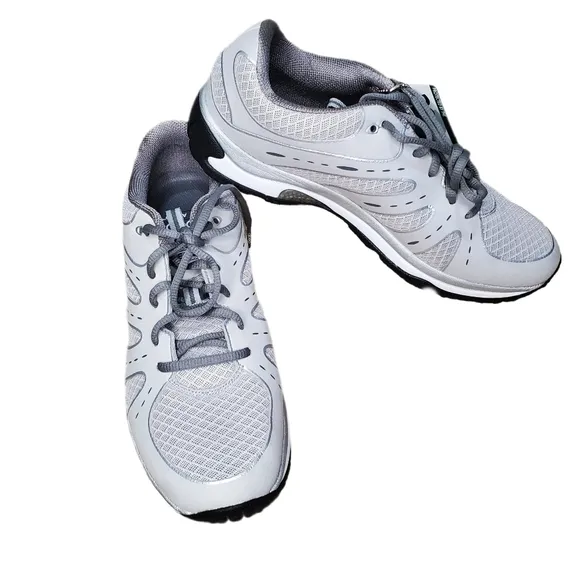 AERO Mens Light Grey/ Silver Running Shoes