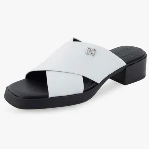 ♦️Aerosoles slip on sandals white black silver hardware