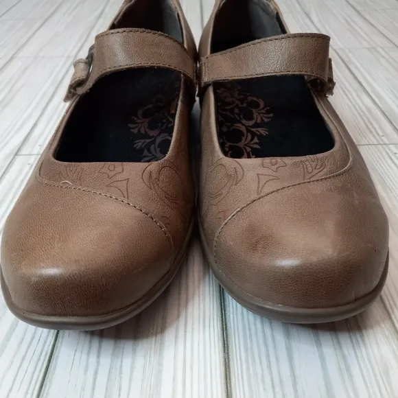 Aetrex Tan Leather Maryjane Shoes