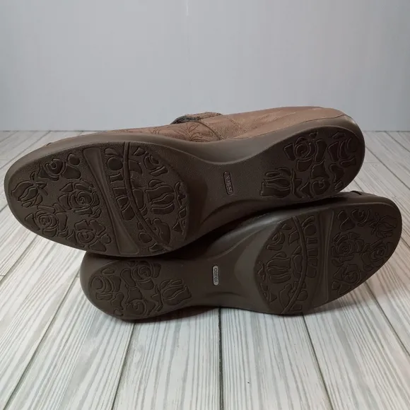 Aetrex Tan Leather Maryjane Shoes