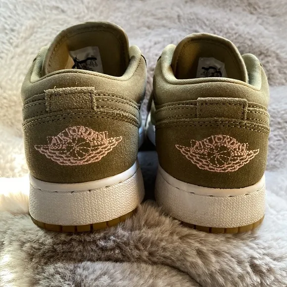 Air Jordan 1 GS Low “Trooper bleached coral” Nike shoes