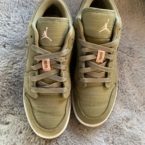 Air Jordan 1 GS Low “Trooper bleached coral” Nike shoes