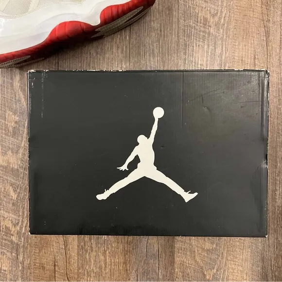 Air Jordan 11 XI Retro Low Cherry Bottom White Red