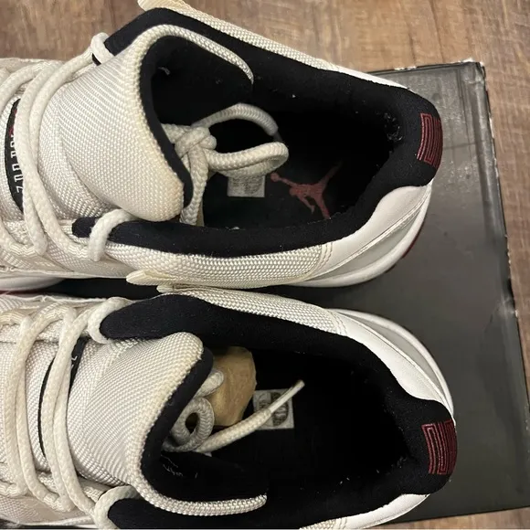 Air Jordan 11 XI Retro Low Cherry Bottom White Red