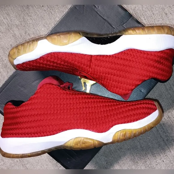 Air Jordan Future Low 2015 Bred 'Gym Red White' 9M (10½Wo)