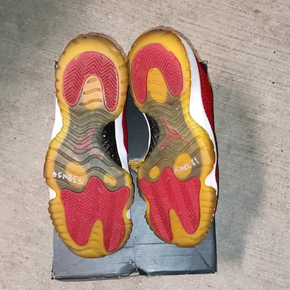 Air Jordan Future Low 2015 Bred 'Gym Red White' 9M (10½Wo)
