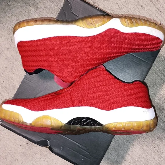 Air Jordan Future Low 2015 Bred 'Gym Red White' 9M (10½Wo)