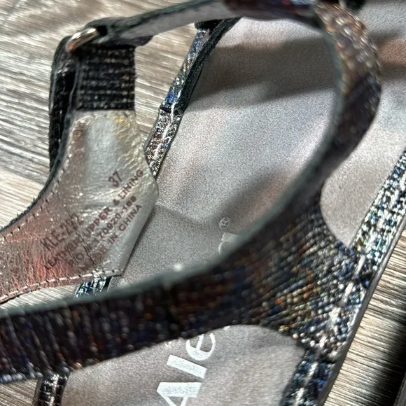 Algeria sandals woman’s size 37 (d109)