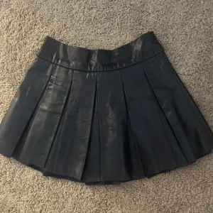 Alice and Olivia leather skirt