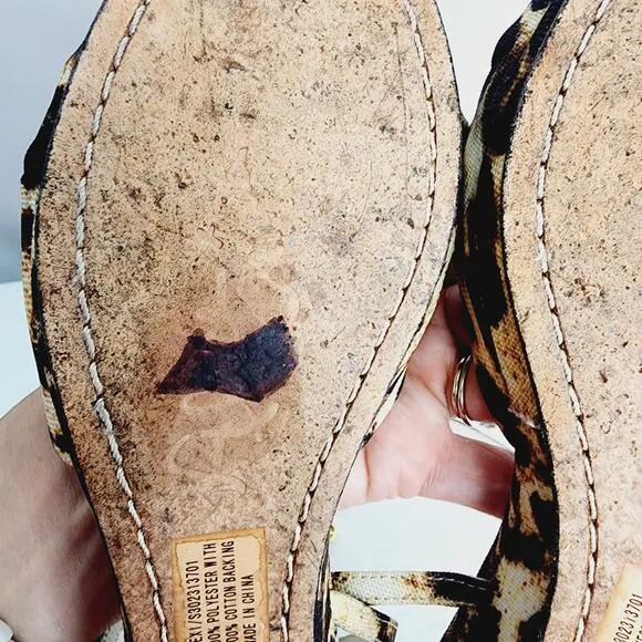 Alice   Olivia Alexi Leopard Print Open Toe Bow Wedge Sandal Women's Size  10