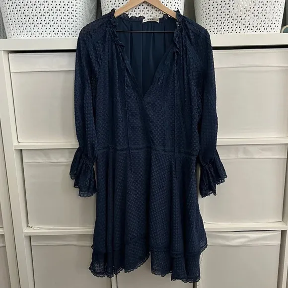 Alice   Olivia Crochet Trimmed Fil Coupe Chiffon Mini Dress Navy
