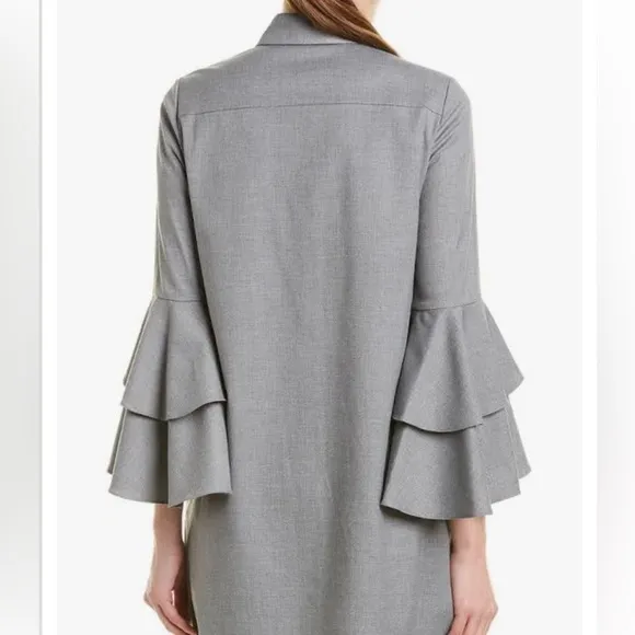 Alice   Olivia grey flutter trumpet sleeve dress