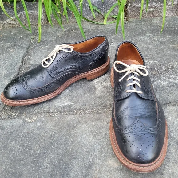 Allen Edmonds  Alumnus wingtip  oxford  shoes