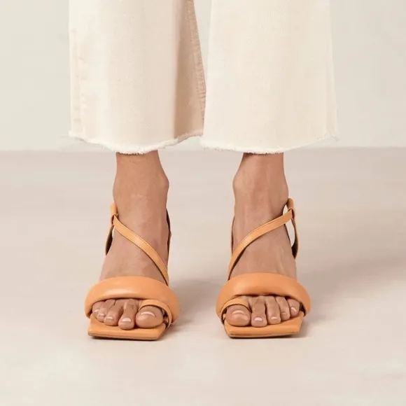 Alohas Asymmetric Strap Sandals Camel Leather Square Toe Kitten Heel Sz 39  8.5