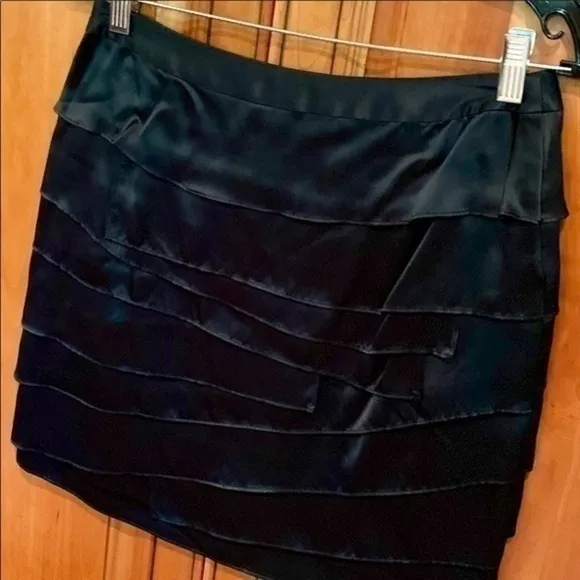 🖤✨Ann Taylor Black Silk Tiered Skirt 🖤 0 ✨