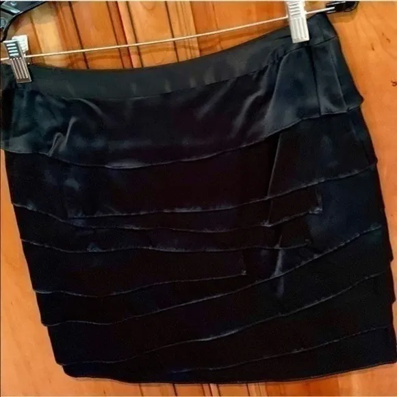 🖤✨Ann Taylor Black Silk Tiered Skirt 🖤 0 ✨